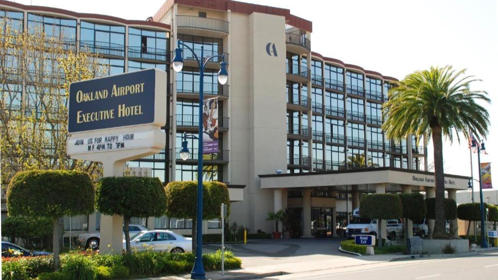 Hotels Oak Airport