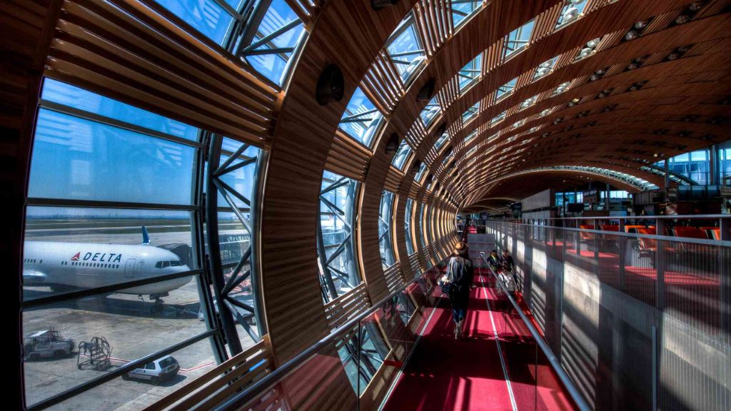 EasyJet Charles de Gaulle Airport - CDG Terminal