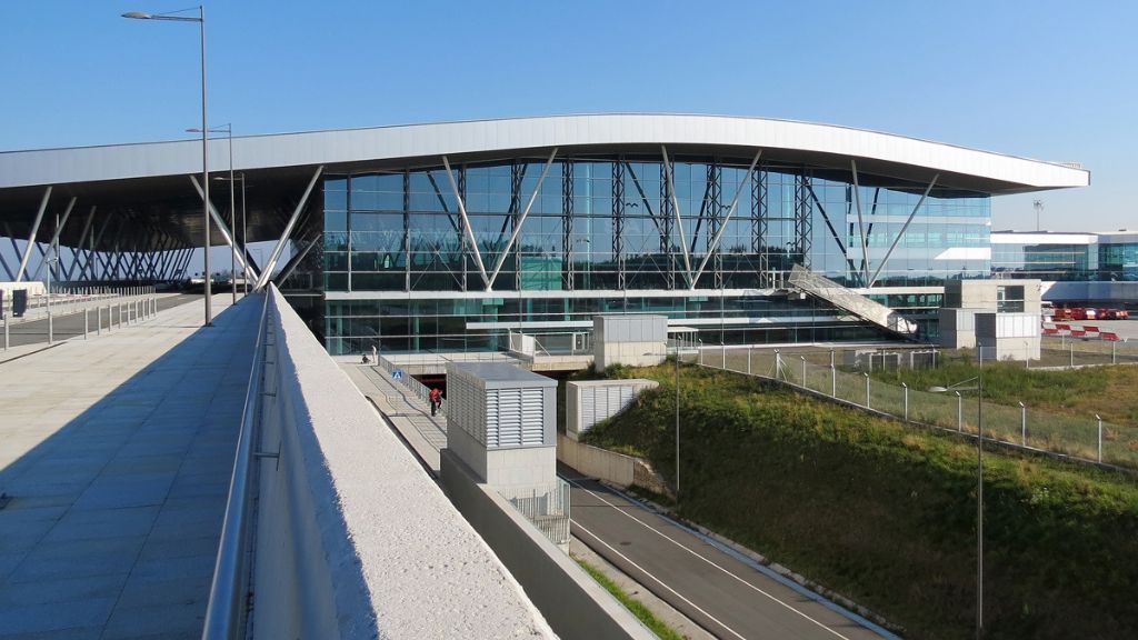 Santiago-Rosalía de Castro Airport