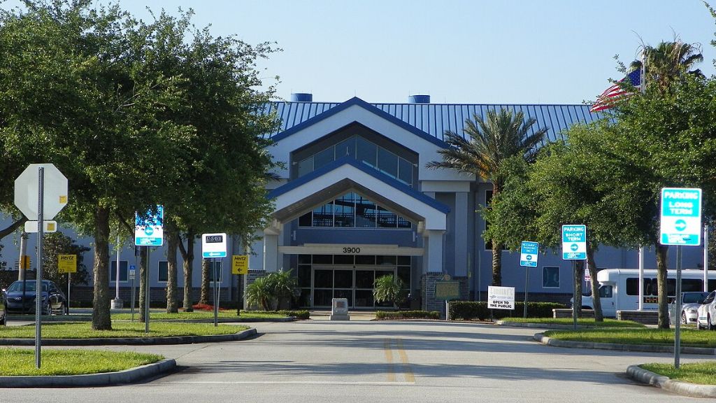 Lakeland Linder International Airport