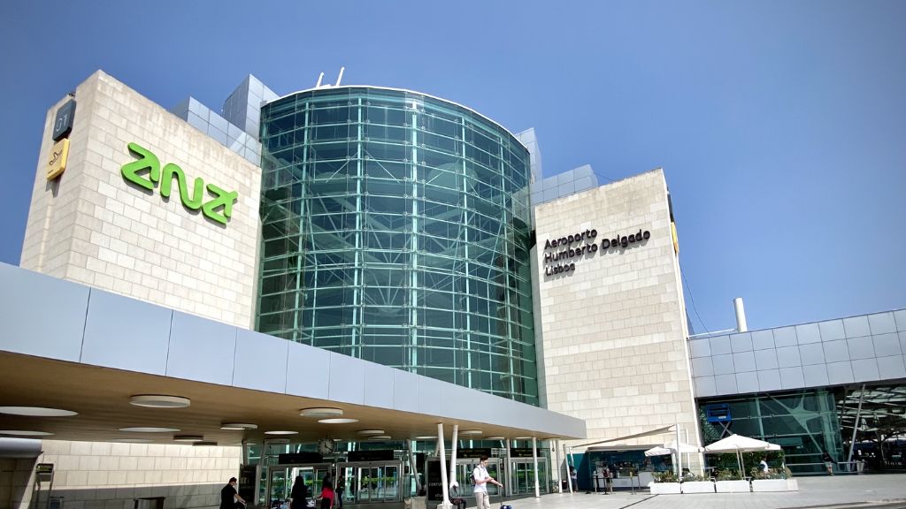 Air Cairo Humberto Delgado Airport – LIS Terminal