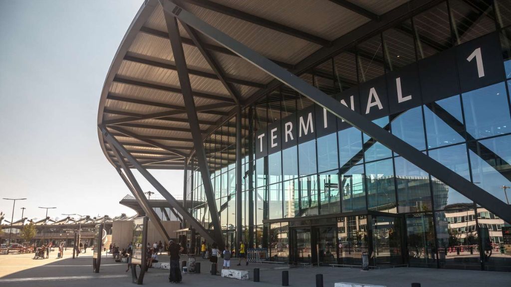Air Cairo Lyon-Saint Exupéry Airport – LYS Terminal