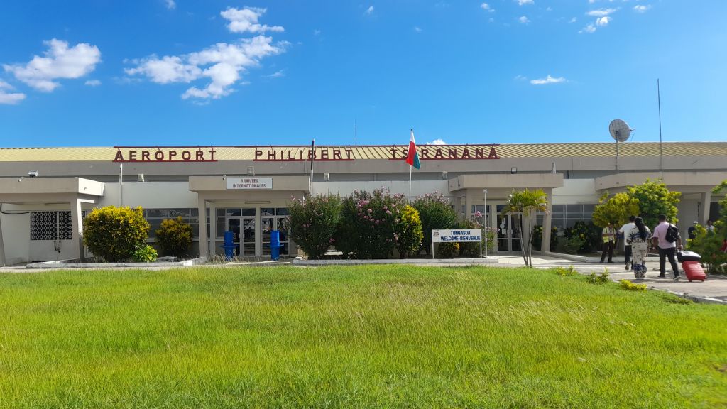 Amborovy Airport