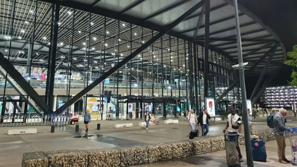 Air Canada LYS Terminal