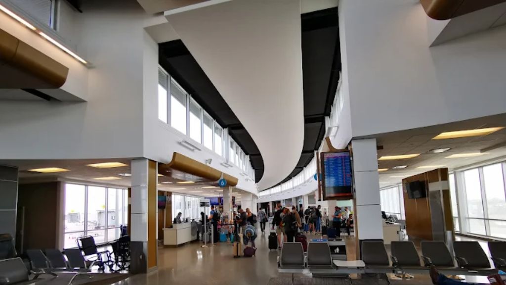 Air Canada YXE Terminal