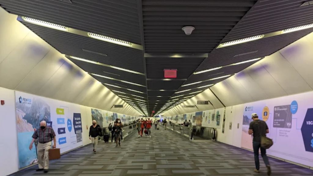 Frontier Airlines IAD Terminal – Dulles International Airport