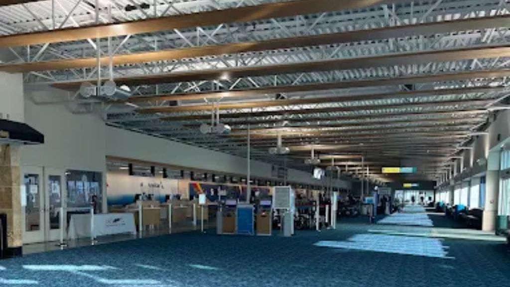 Frontier Airlines ISP Terminal – Long Island MacArthur Airport