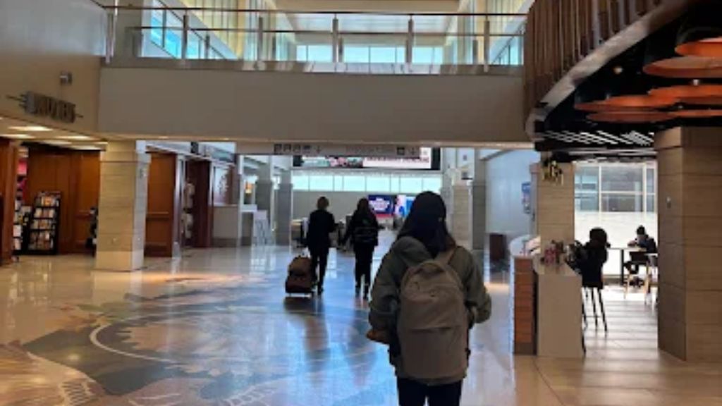 Frontier Airlines LIT Terminal – Bill and Hillary Clinton National Airport