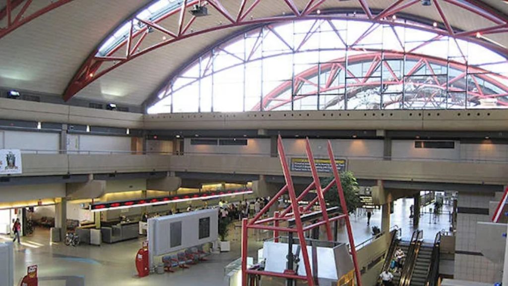 Frontier Airlines PIT Terminal – Pittsburgh International Airport