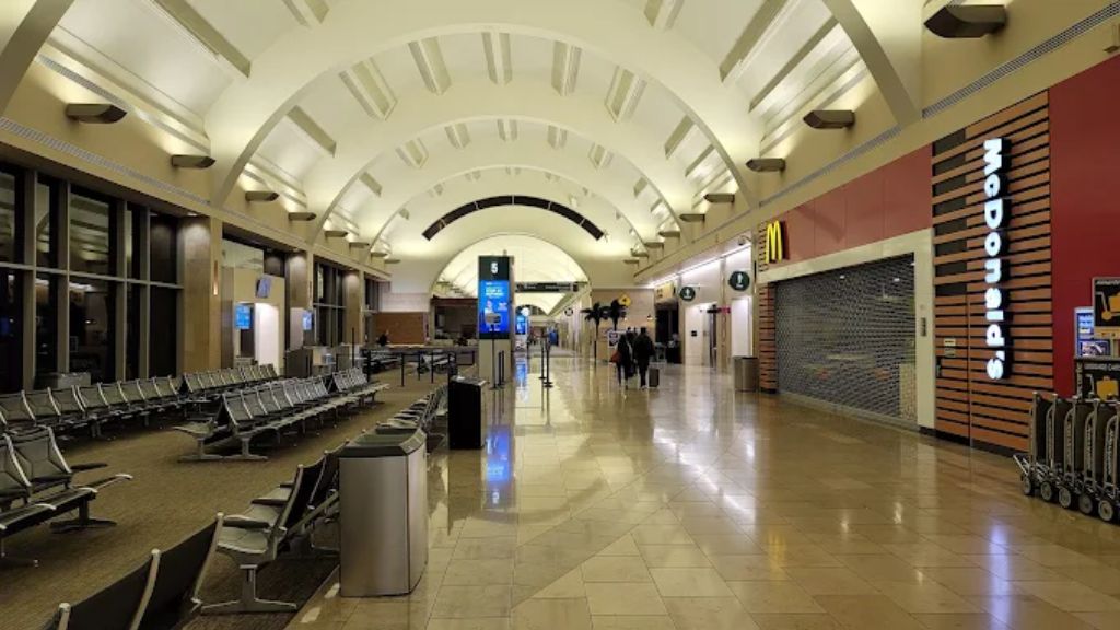 Frontier Airlines SNA Terminal – John Wayne Airport
