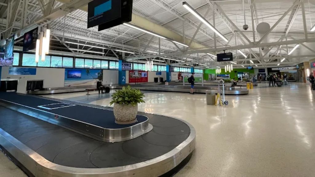 Frontier Airlines STT Terminal – Cyril E. King Airport