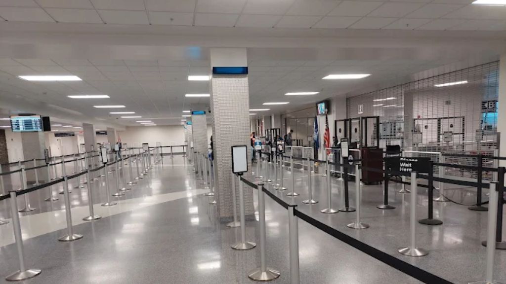 Frontier Airlines SYR Terminal – Syracuse Hancock International Airport