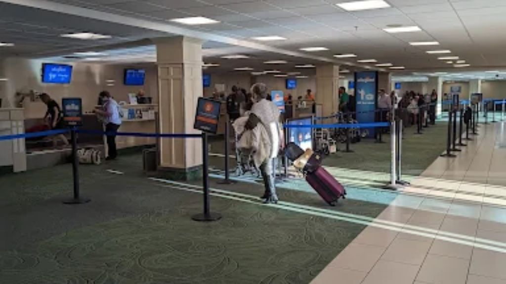 Sun Country PIE Terminal