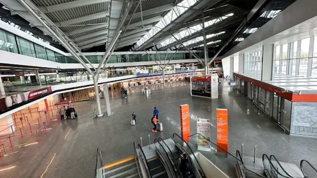 SunExpress WAW Terminal