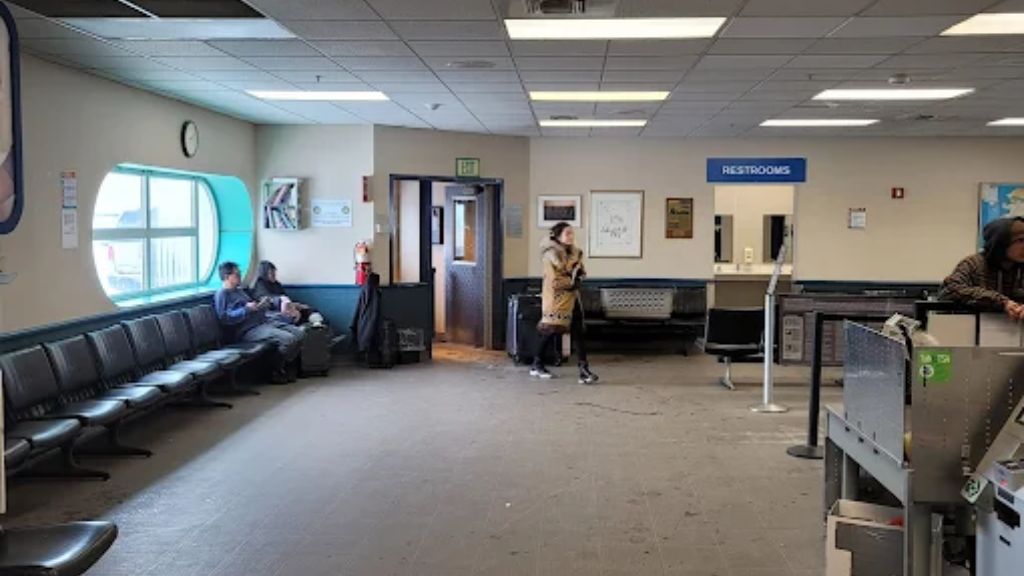Alaska Airlines BRW Terminal – Wiley Post-Will Rogers Memorial Airport