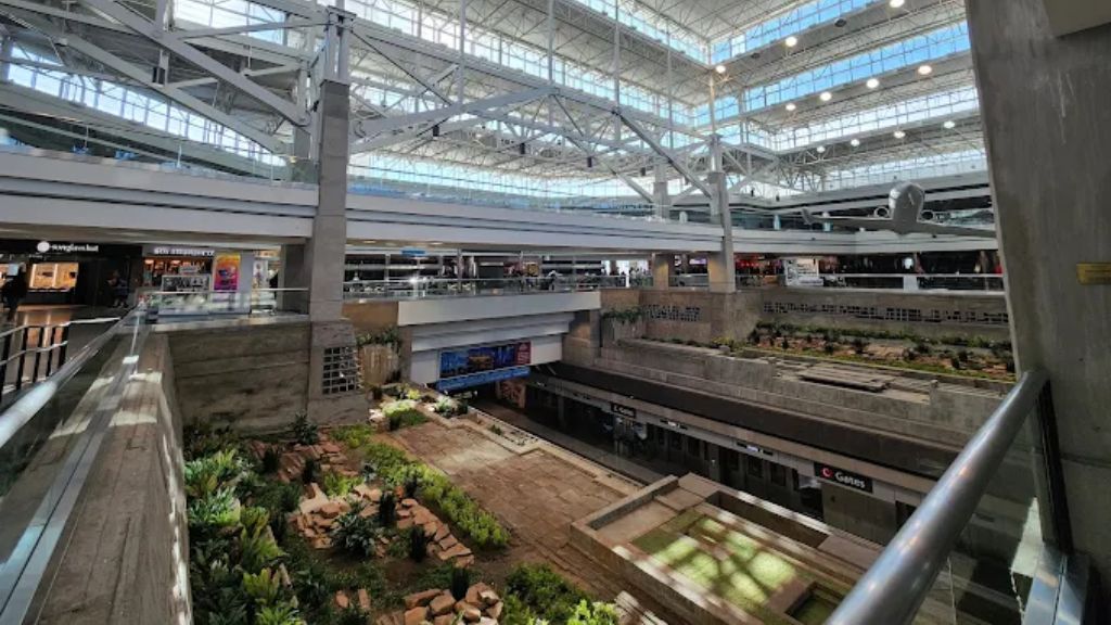 Alaska Airlines DEN Terminal