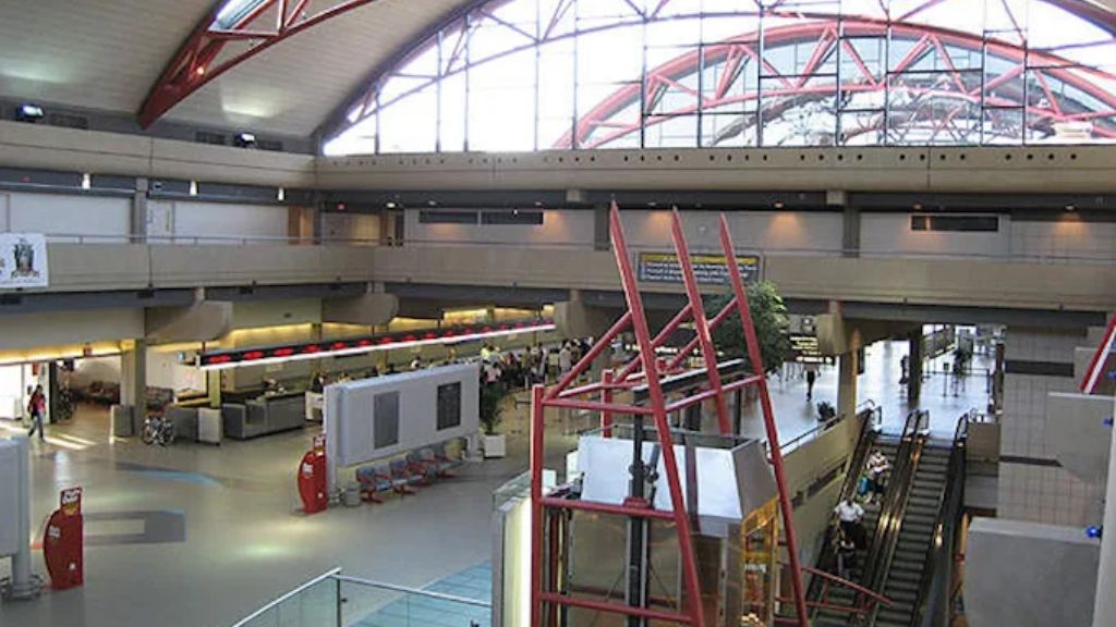 Alaska Airlines PIT Terminal – Pittsburgh International Airport