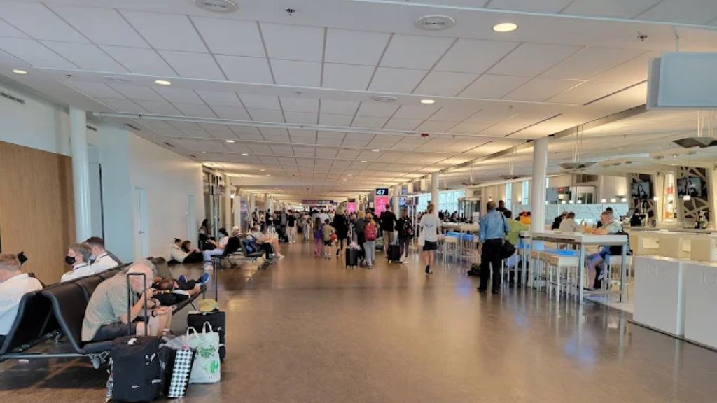 British Airways YUL Terminal