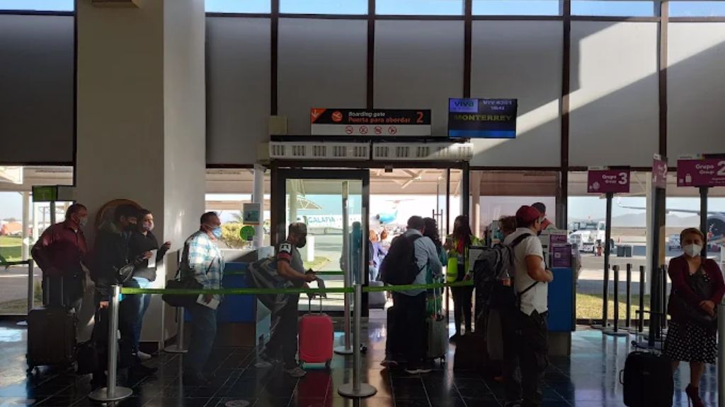 Viva Aerobus LMM Terminal