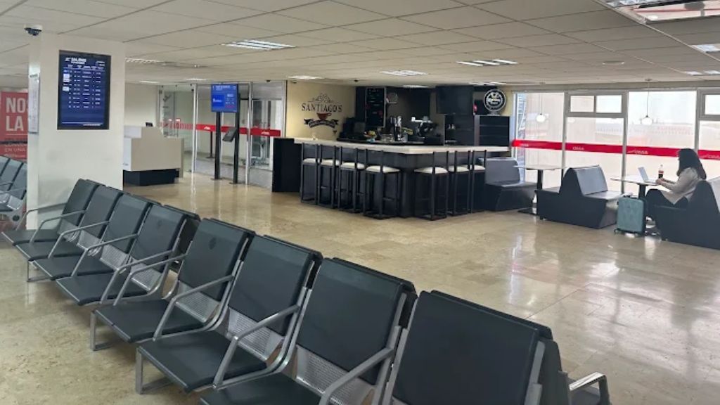 Viva Aerobus MZT Terminal