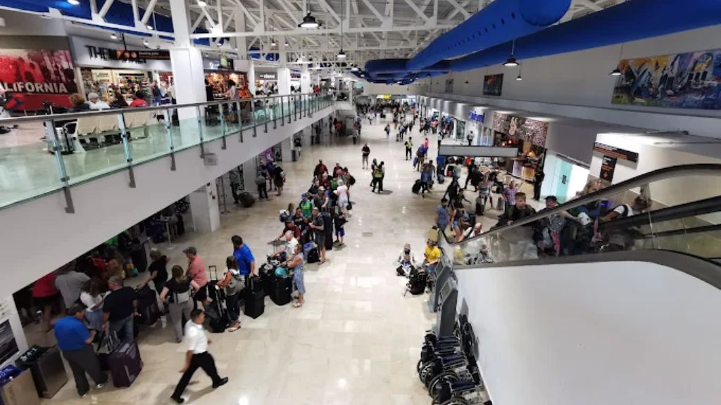 Viva Aerobus PVR Terminal