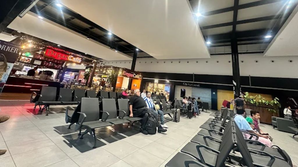 Viva Aerobus TAM Terminal