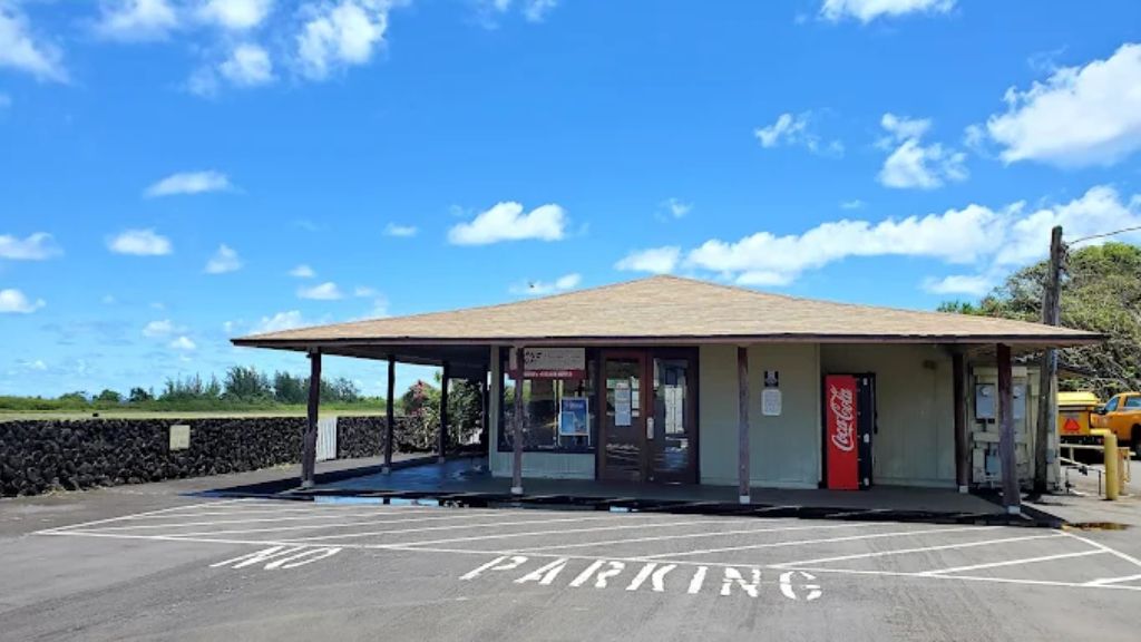 Mokulele Airlines HNM Terminal