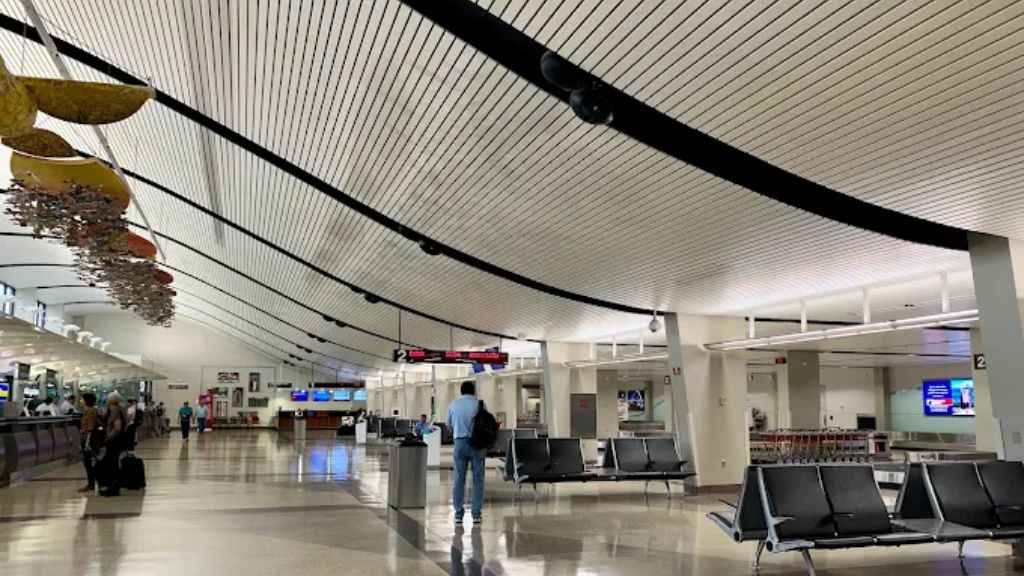 Southwest Airlines DSM Terminal – Des Moines International Airport