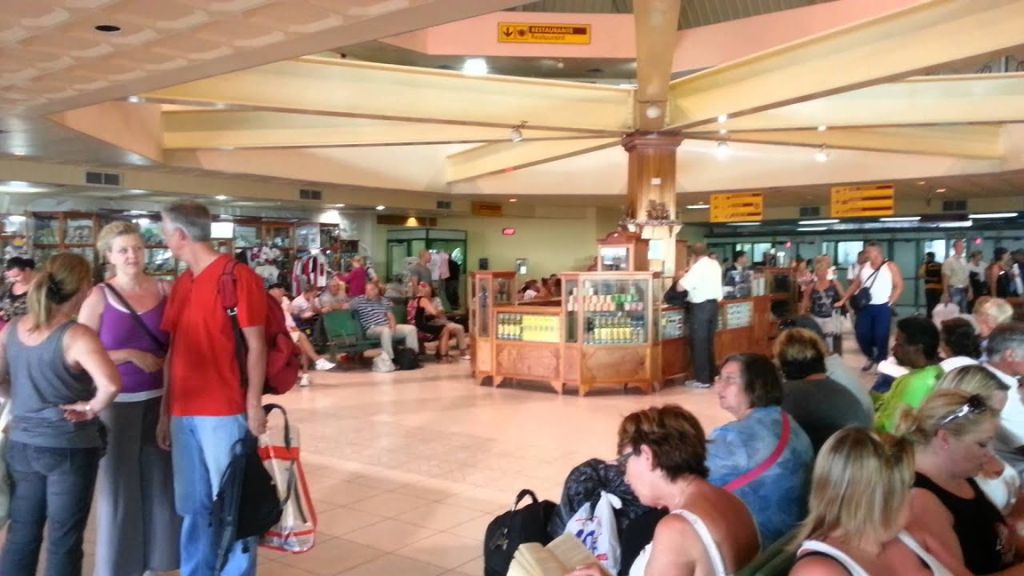 WestJet Airlines HOG Terminal – Frank Paìs International Airport