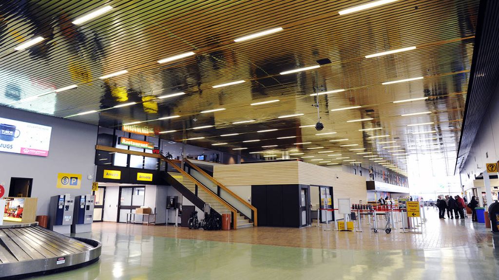 WestJet Airlines YXY Terminal – Erik Nielsen Whitehorse International Airport