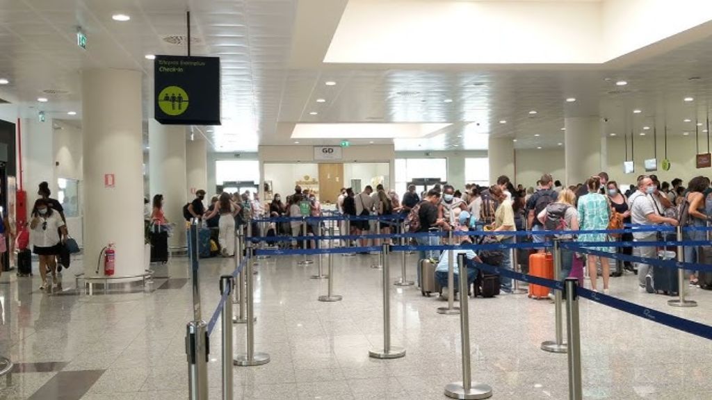 Helvetic Airways JTR Terminal – Santorini Airport