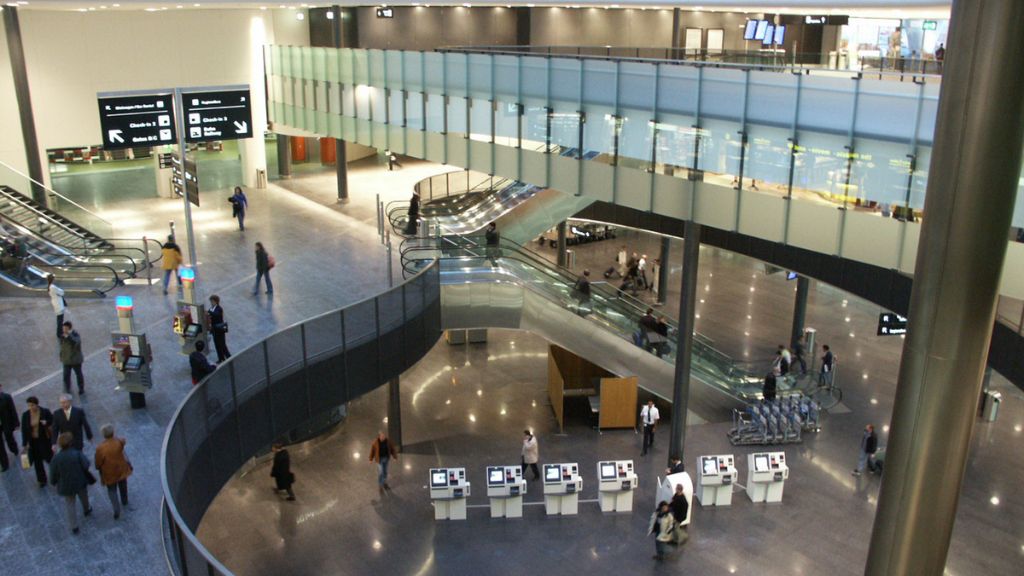 Helvetic Airways ZRH Terminal – Zurich Airport
