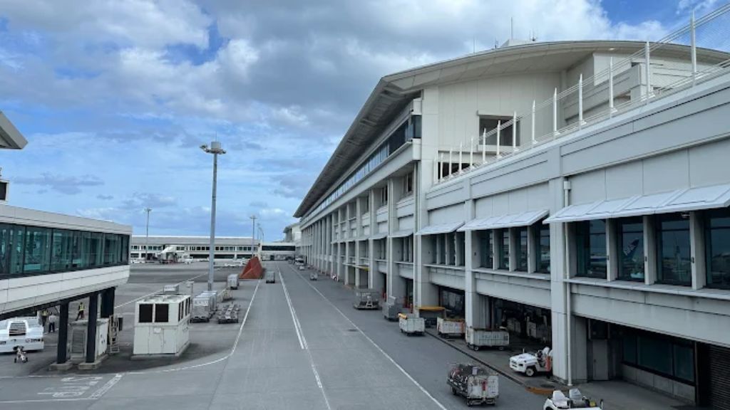 Hong Kong Airlines OKA Terminal