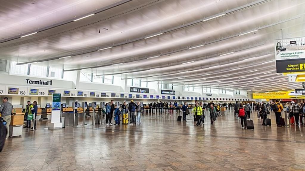 KLM Airlines VIE Terminal – Vienna International Airport