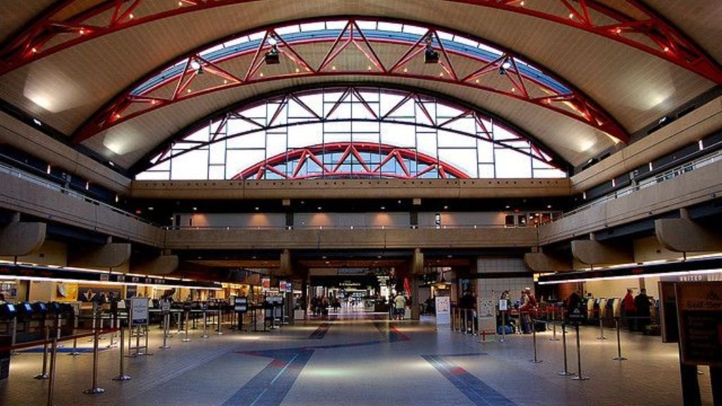Republic Airways PIT Terminal – Pittsburgh International Airport